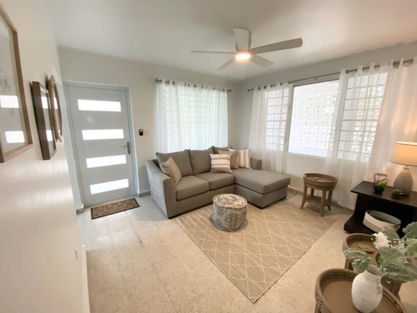 Living room in a Bo Korea unit